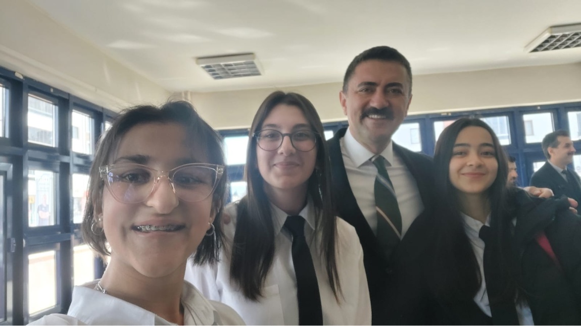 12 Mart istiklal marşının kabulü ve Mehmet Akif Ersoy” anma günü okulumuzunda katılımıyla icra edilmiştir.